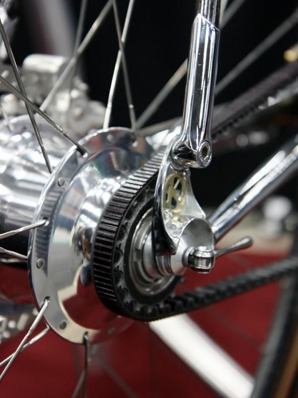 Beautiful two-piece dropouts on this Krencker machine allows for the belt to pass through the rear triangle.