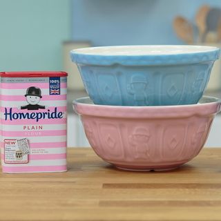 Blu pink bowl with homepride plain flour and table