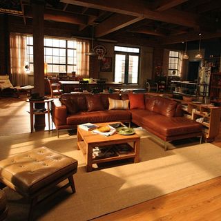 Living room from New Girl with L-shaped leather sofa
