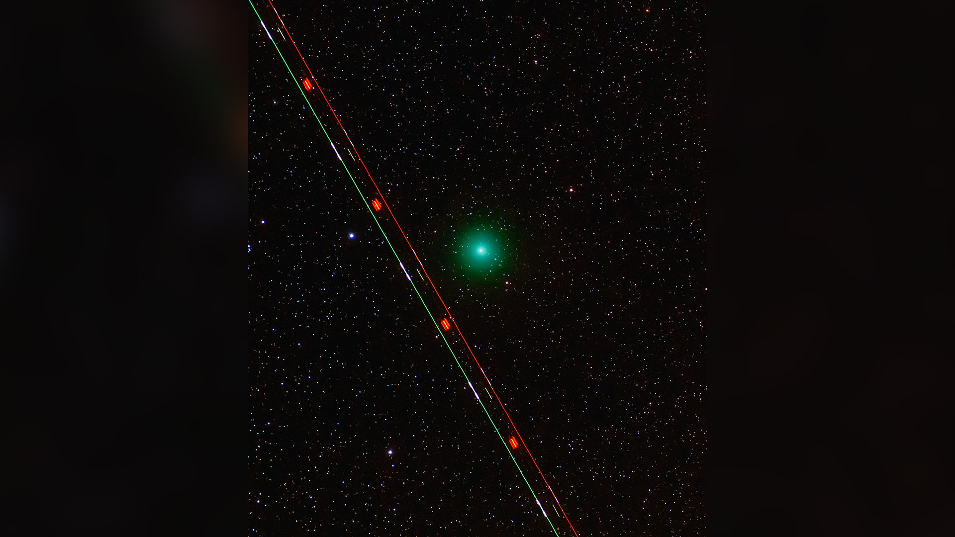 A 2019 image of comet 46P/Wirtanen and a commercial plane moving over Paranal Observatory in Chile.