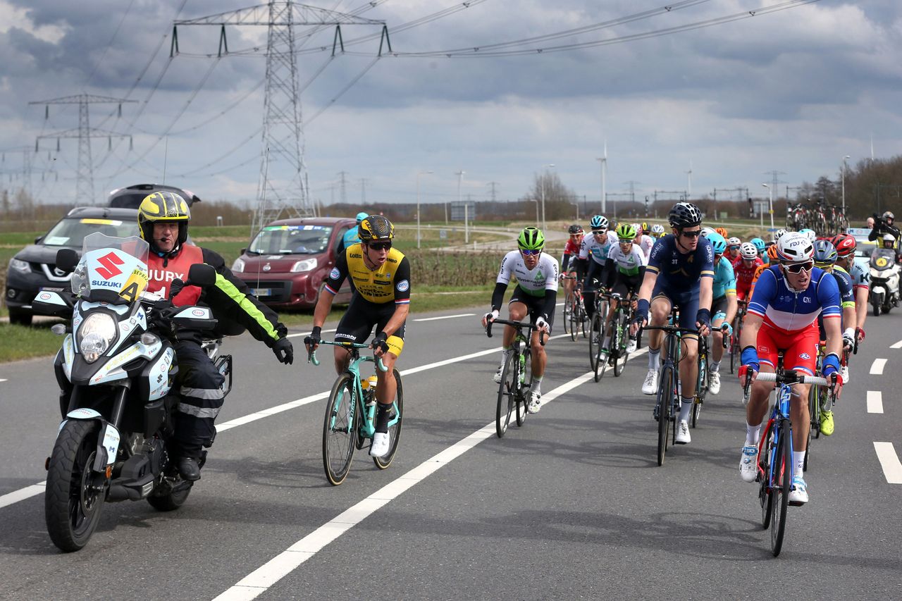 Riders are informed of their disqualification from the Scheldeprijs