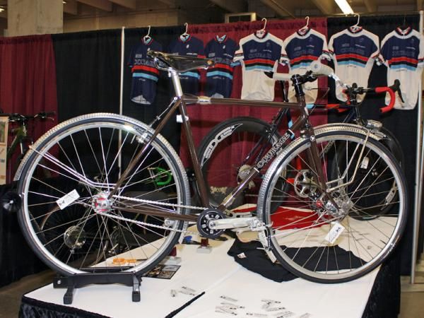 Courage Bicycles builder Aaron Hayes brought along this beautiful townie to the 2009 Rocky Mountain Bicycle Show.