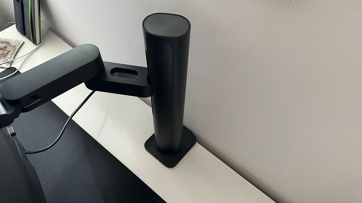 The BenQ PD2706UA has a C-clamp ergo arm allowing for customisation