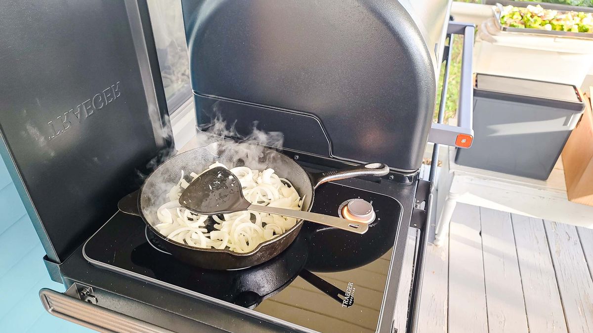 Traeger Timberline XL grilling food