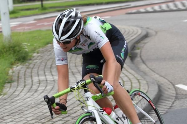 Winanda Spoor (Dolmans Landscaping Team) chased hard, but could not catch the leaders