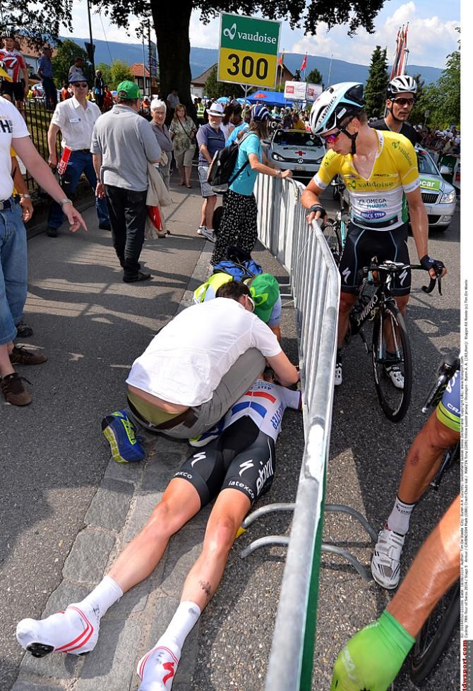 Mark Cavendish on the ground after crashing in stage 5