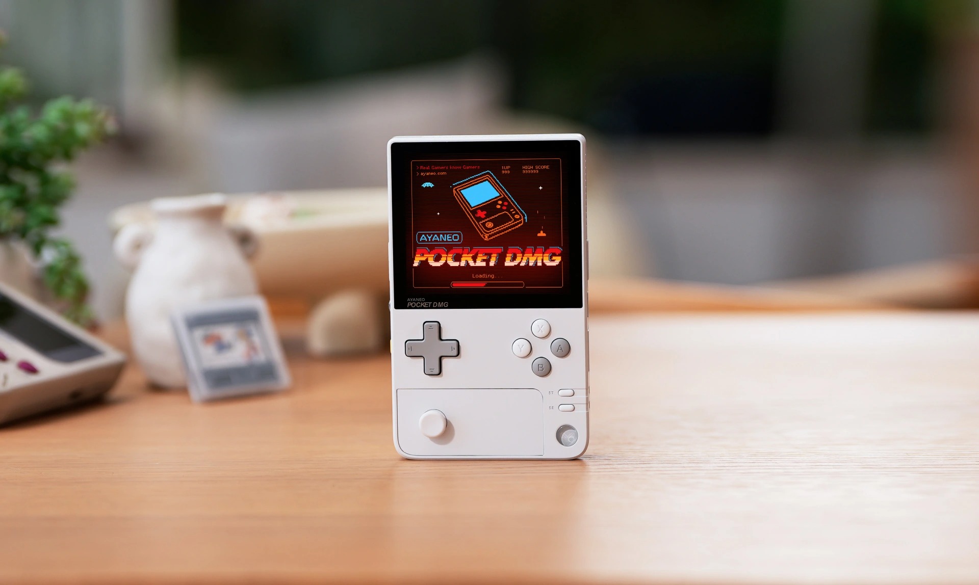 Что, если Game Boy выйдет в 2024 году, а не в 1989 году? AYANEO Pocket DMG — это не мечта, и вы можете оформить предзаказ прямо сейчас.