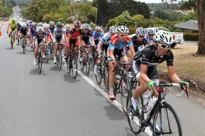 Katrin Garfoot (QLD) leads the bunch