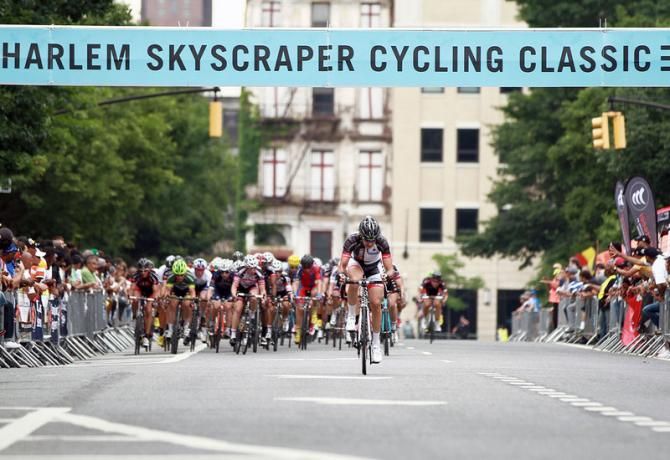 Mid-Race Prime is won by Mike Margarite (Stan's Notubes p/b Proferrin).
