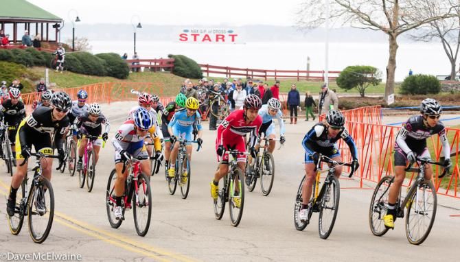 Elle Anderson (Ladies First Racing), Arley Kemmerer, Crystal Anthony, and Anna Barensfeld at the start