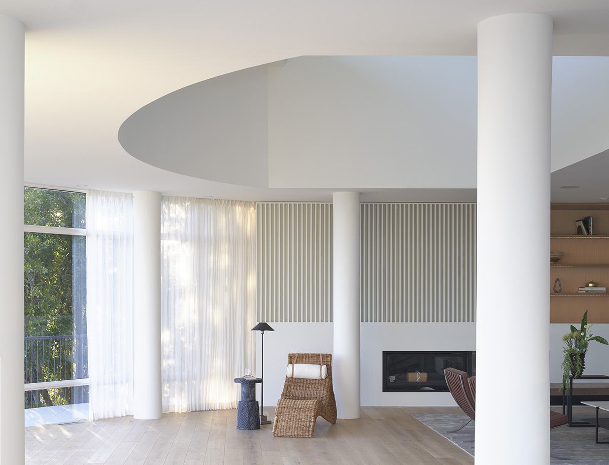 curves and white interiors at Oceanus House by Pierre de Angelis