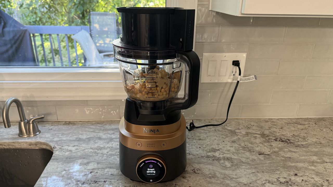 Ninja CrushBOSS making hummus