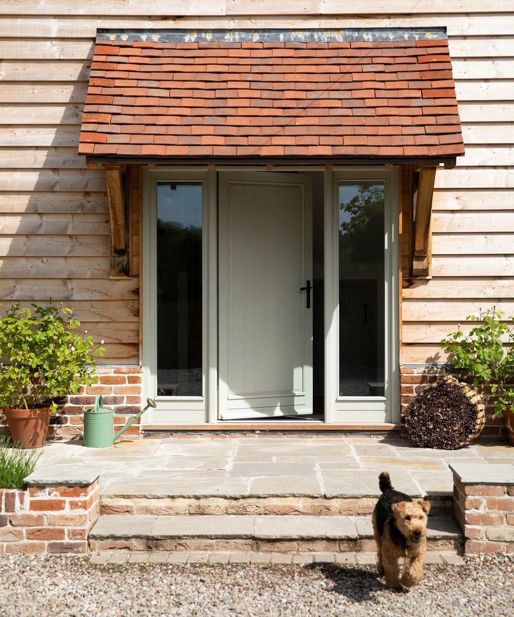 Stylish front door step ideas to up your home's kerb appeal | Homebuilding