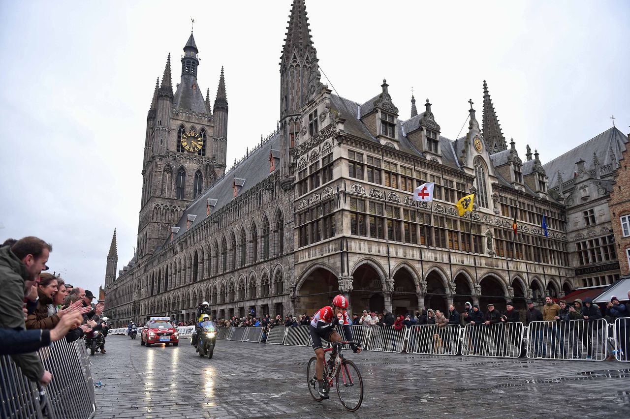 A wet Ypres square