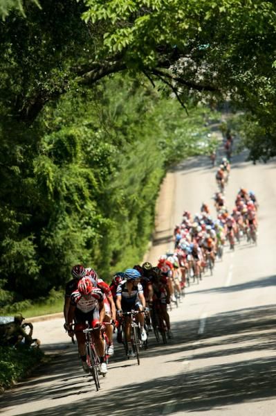 The peloton gets strung out heading back into Greenville.