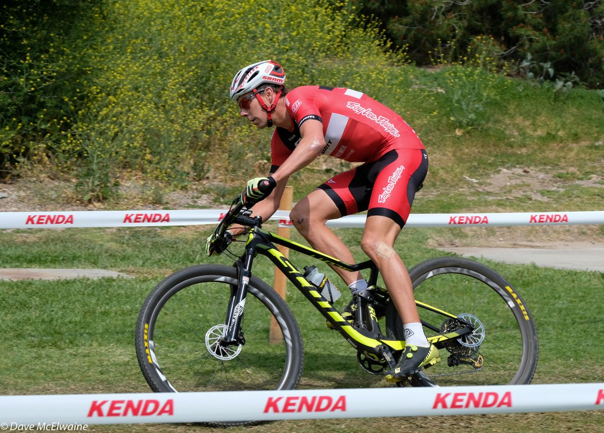 Todd Wells (SRAM-Troy Lee) riding the starting loop