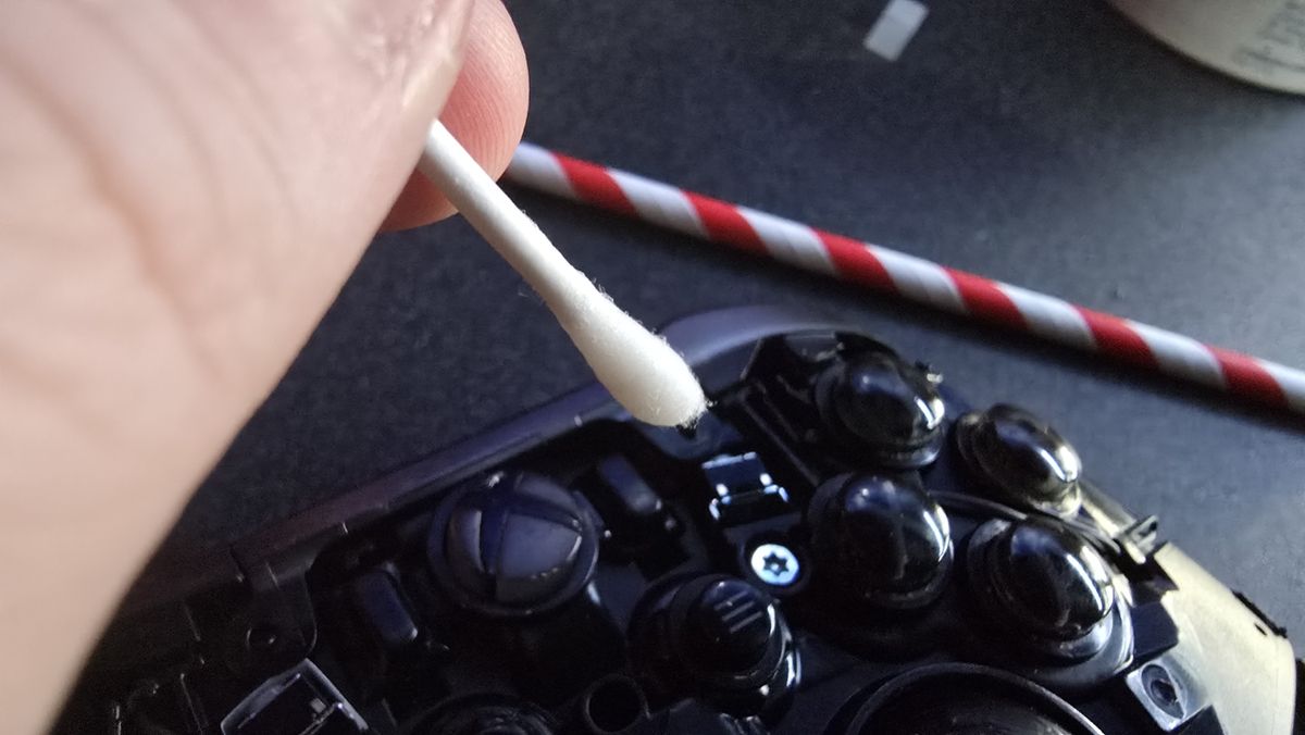 How to fix Xbox Elite Controller (Series 2) sticky bumpers | Windows ...