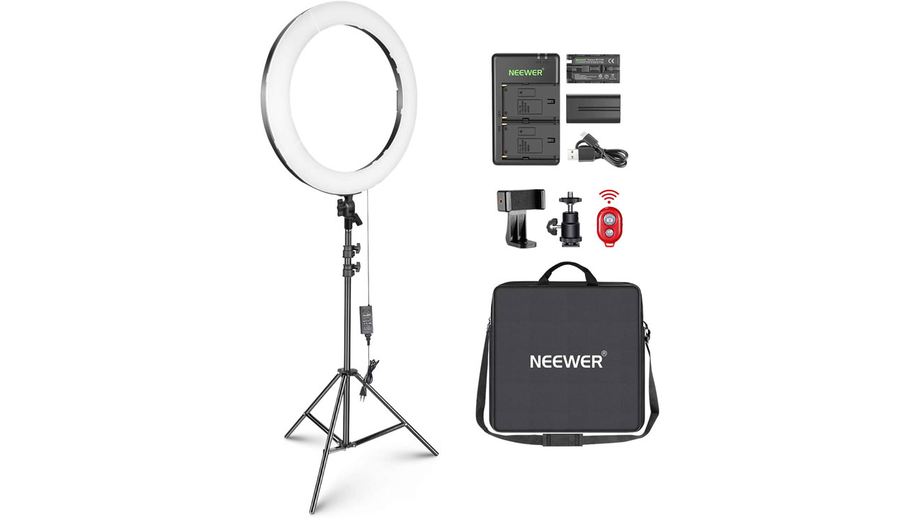 Best ring light: Neewer 20-inch LED Ring Light Kit