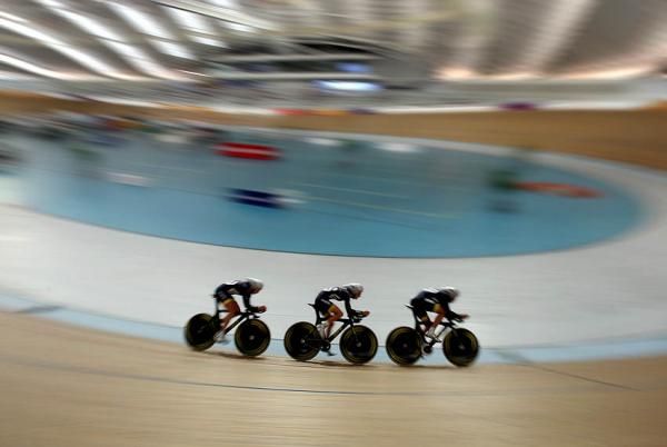 WA's women's team pursuit squad set a hot pace.
