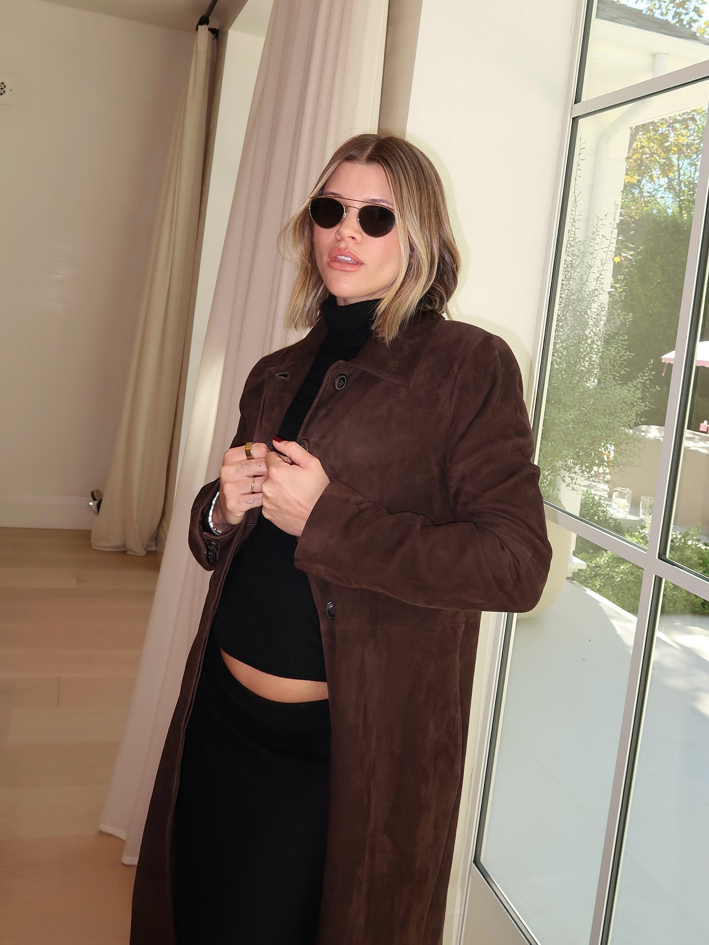 Sofia Grainge with brunette and blonde bob