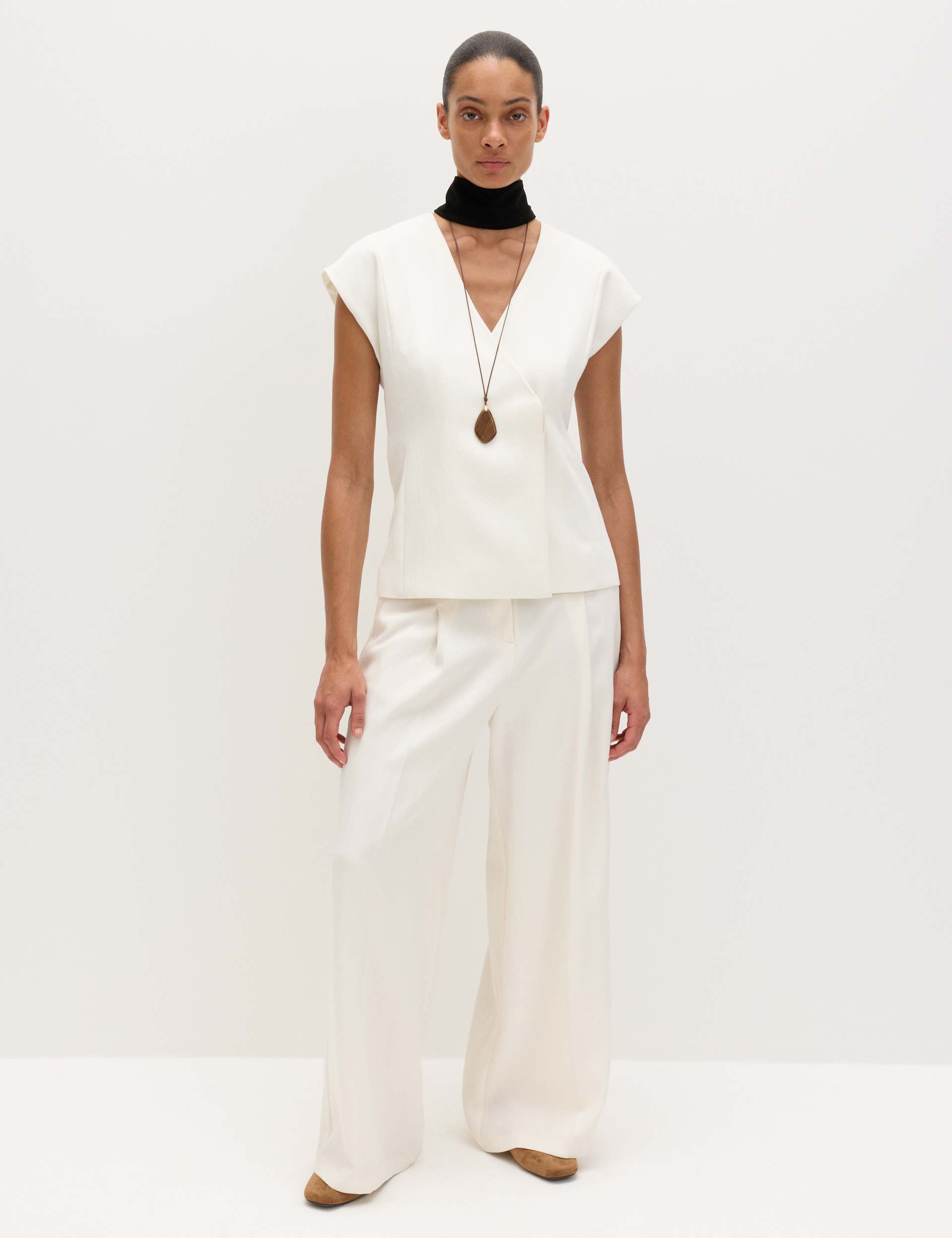 Single Pleat Wide Leg Trousers With Linen