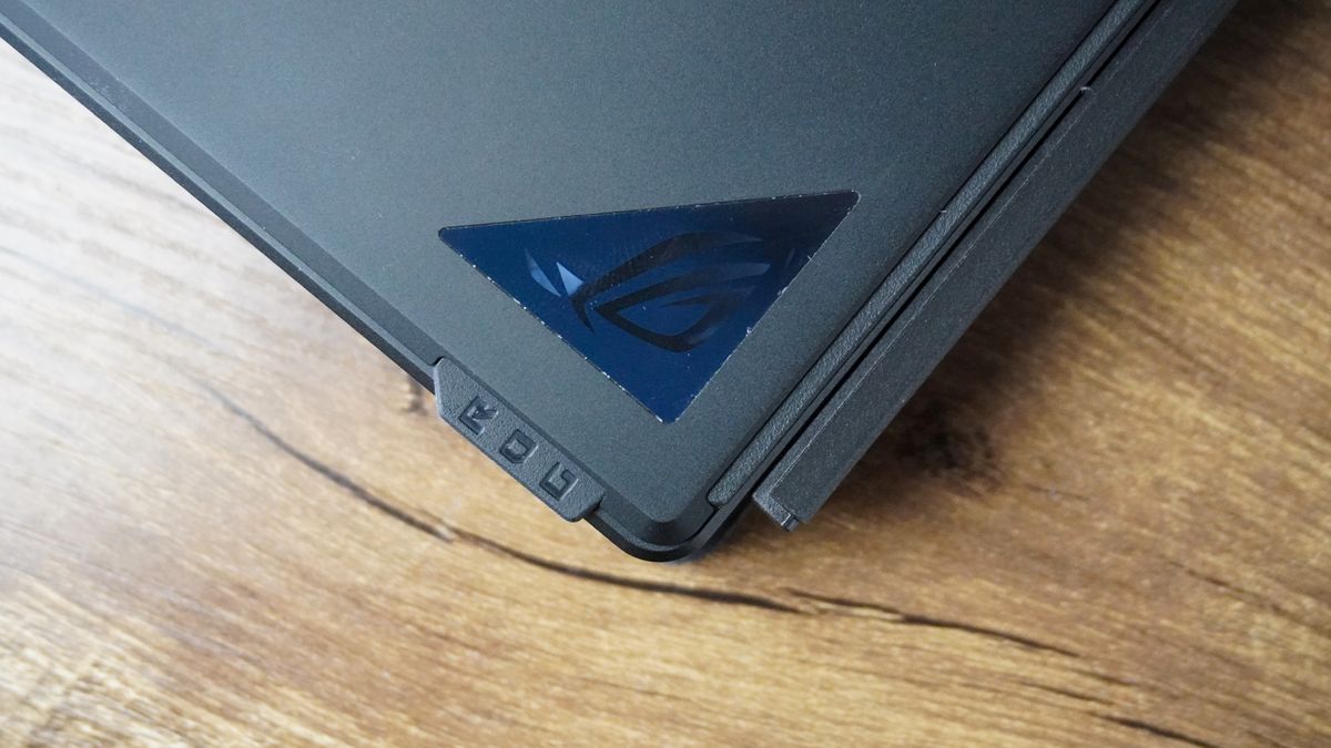 Asus ROG Flow Z13 (2025) review: the best of the Steam Deck and gaming ...