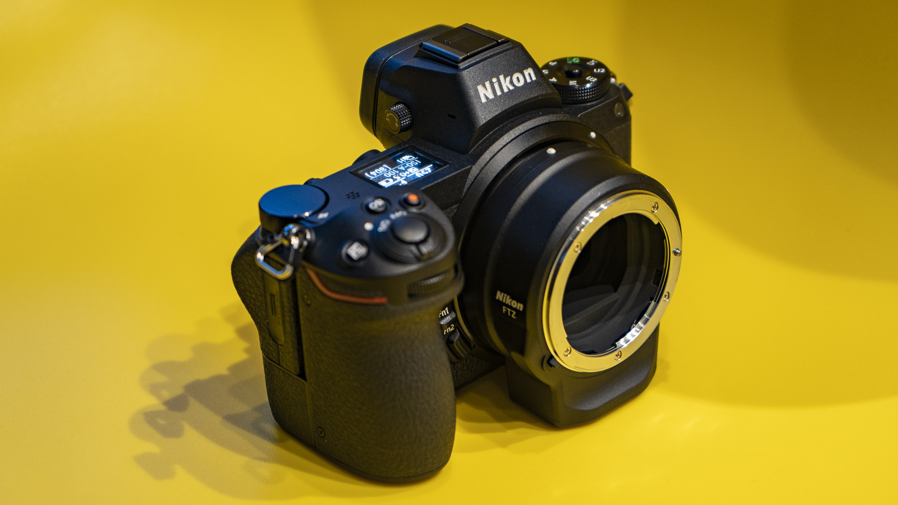 Nikon Z6 med FTZ festeadapter