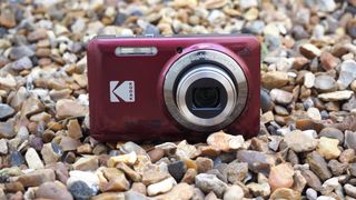 Unboxing the compact Kodak Pixpro FZ45 camera in Red! 