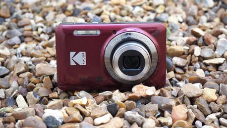 Kodak PIXPRO FZ55 point and shoot compact camera