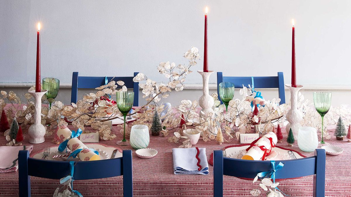 'Everyone Will be Doing This This Year' - This Viral Napkin Folding Trick is Exactly What I Want for my Christmas Table