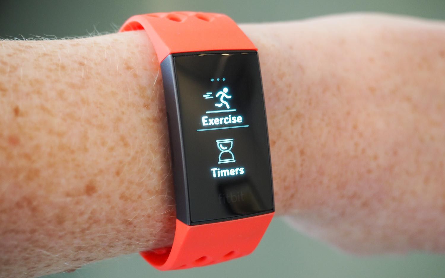 Fitbit's $150 Charge 3 Proves the Fitness Tracker Isn't Dead