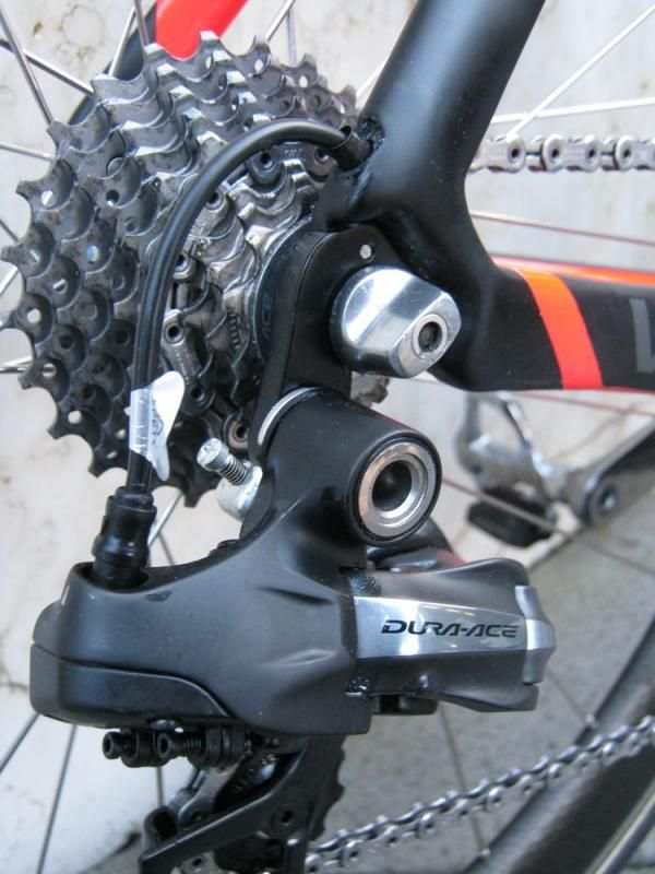 Electronic Dura Ace ensures clean, crisp gear changes.