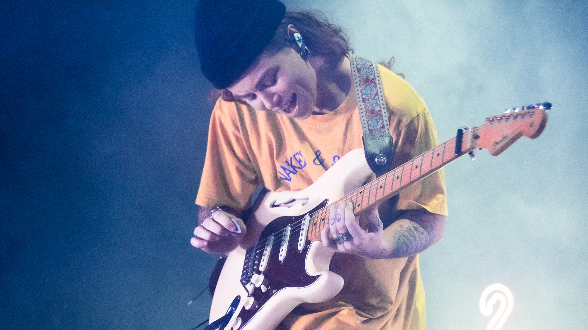 tash sultana guitar