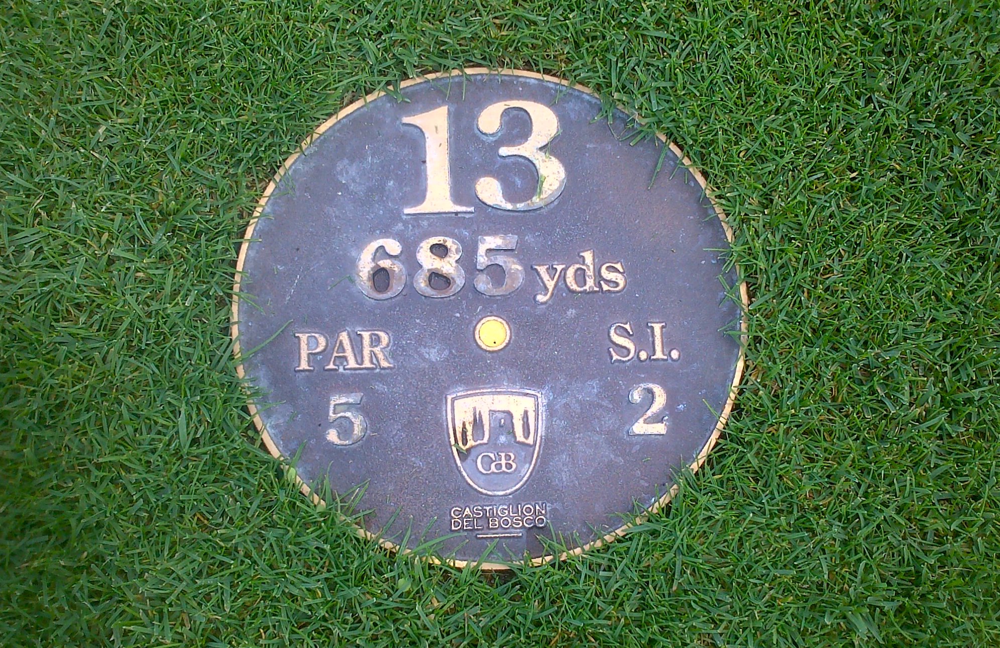 Tee marker on the 13th at Castiglion del Bosco