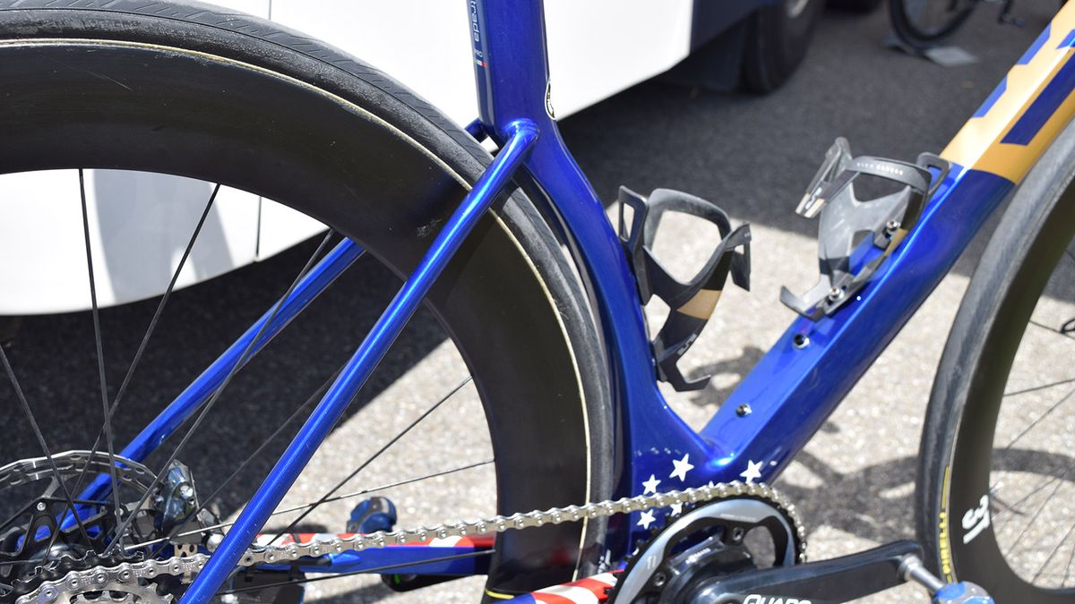 The 3T Strada frameset has a seat tube which hugs the rear wheel for improved aerodynamics