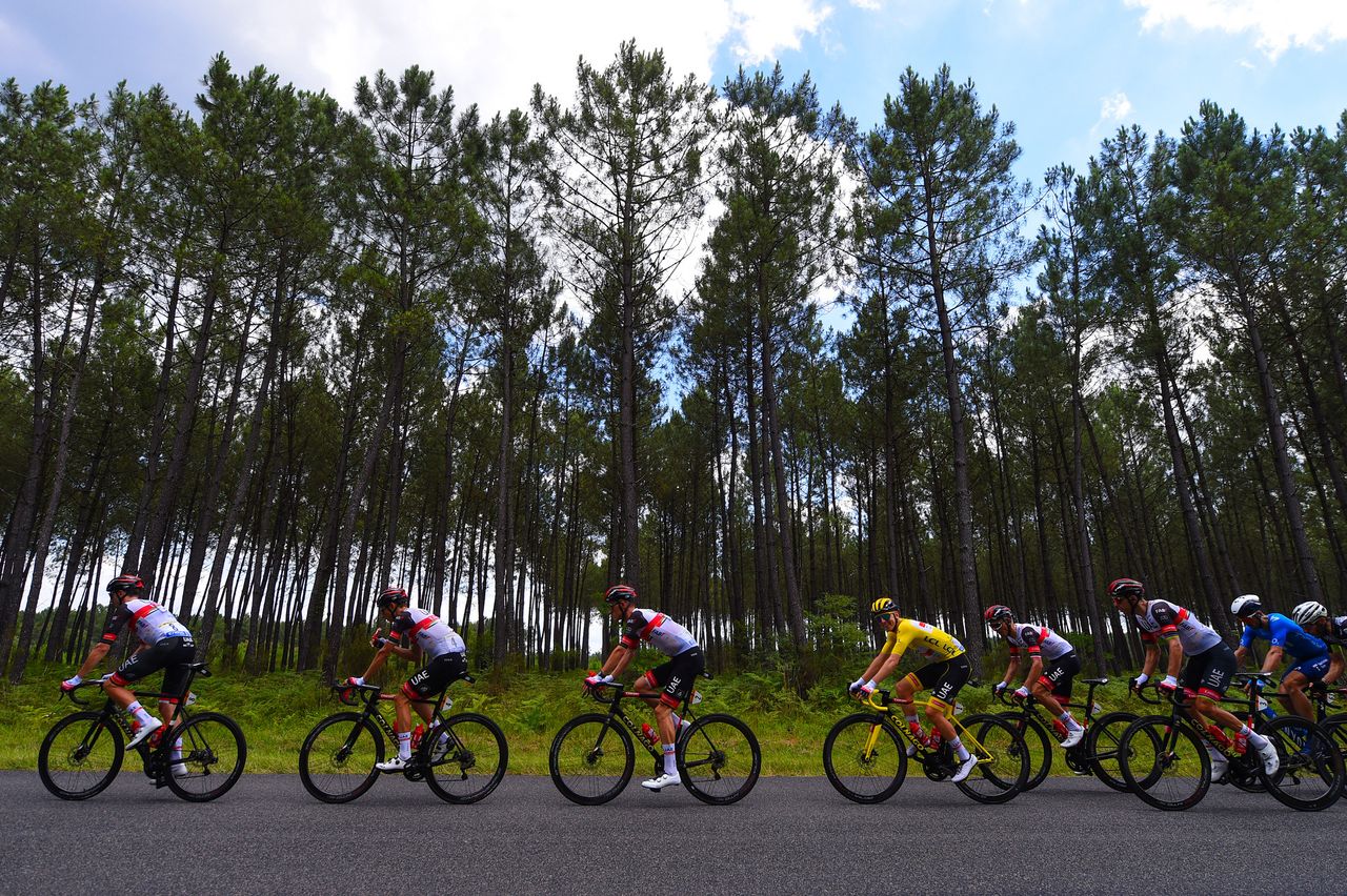 Tour de France 2021 - 108th Edition - 19th stage Mourenx - Libourne 207 km - 16/07/2021 - Scenery - UAE Team Emirates - photo Dario Belingheri/BettiniPhoto&Acirc;&copy;2021