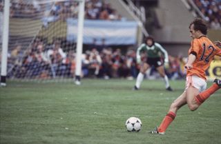 Rob Rensenbrink of the Netherlands takes a shot against Argentina in the 1978 World Cup final.