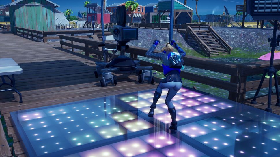 Fortnite Sweaty Sands camera location Where to dance on camera for 10s