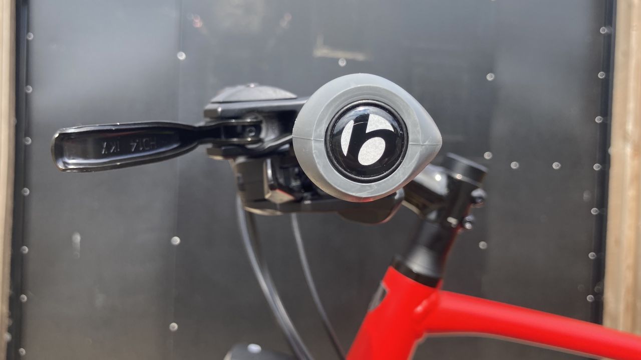 A side-on view of the Bontrager Satellite grips on the Trek FX 2 Disc Equipped