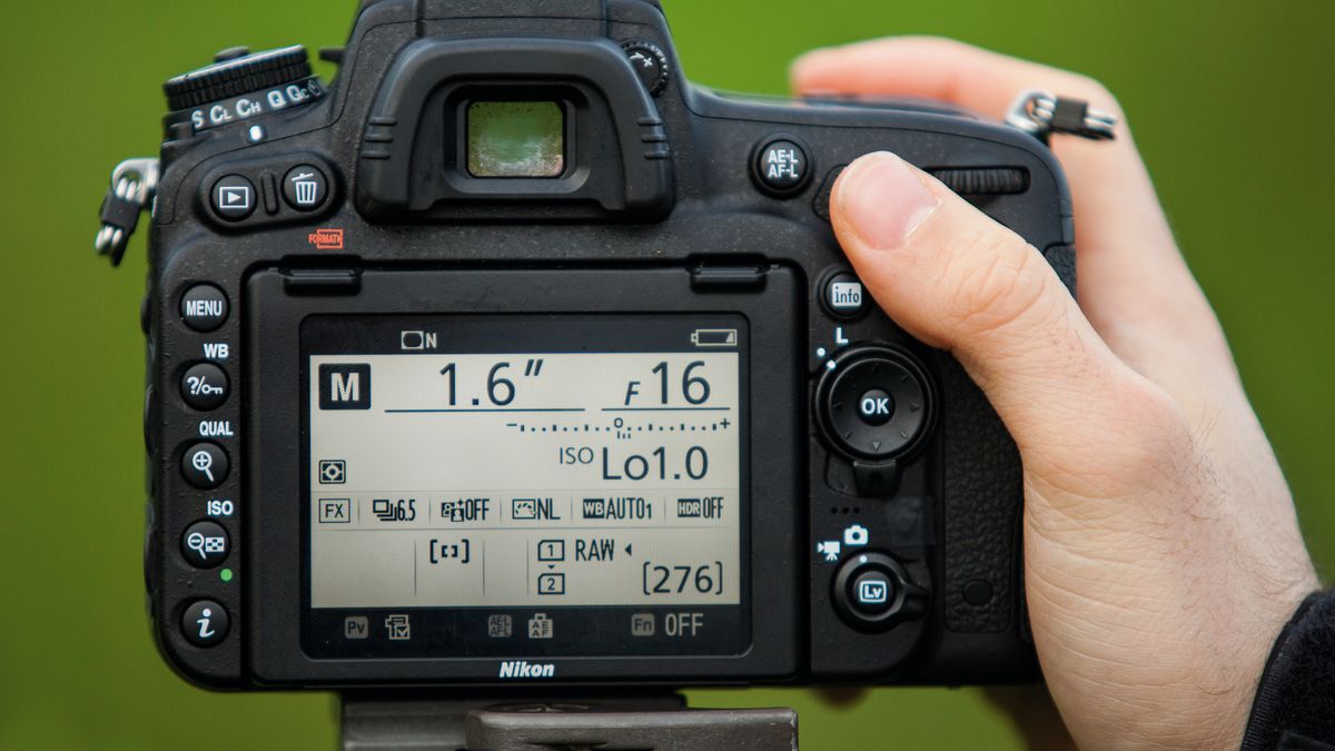 Build, handling and AF - Build, handling and AF - Nikon D750 review ...