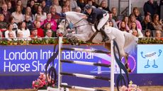 LIHS_winner_Matt-Sampson_Balento-C.S._The-Mistletoe-Stakes_20251220-7-1.jpg