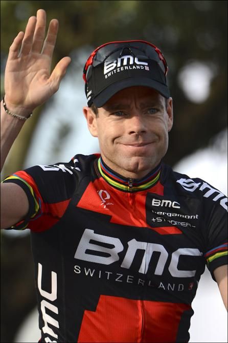 Cadel Evans (BMC) greets the crowd