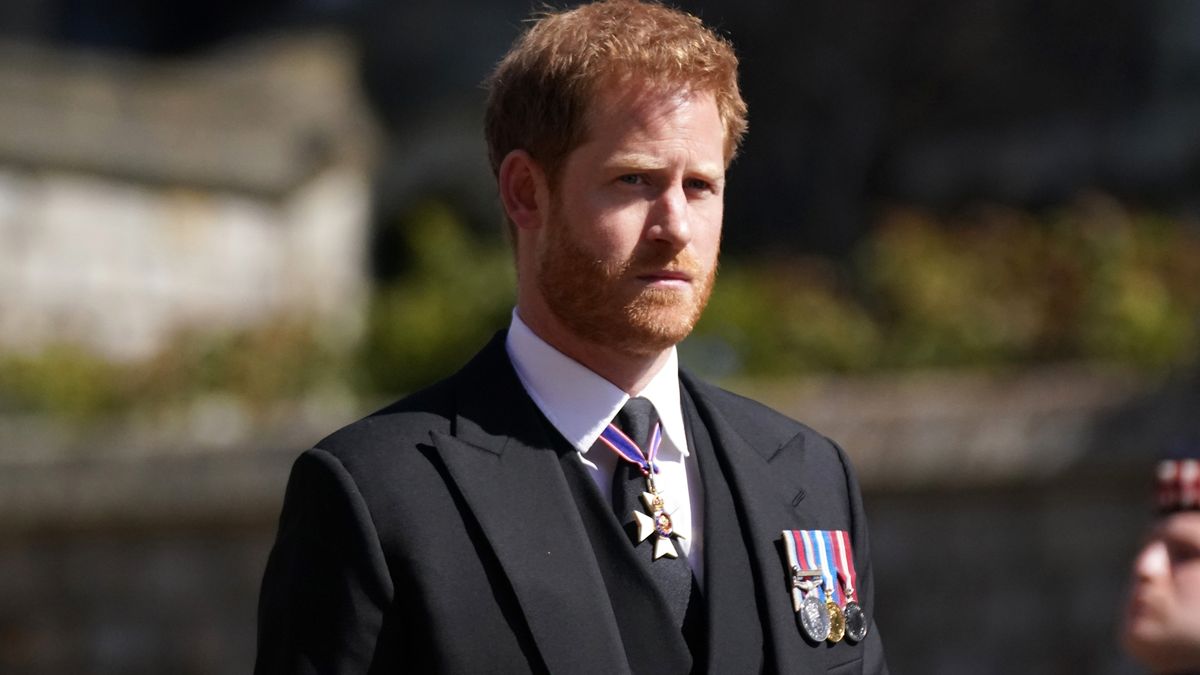 Prinz Harry reist nach Schottland, um bei der Queen zu sein, während Meghan Markle in London bleibt