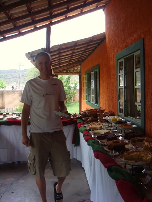 Cyclingnews reporter Jason Sumner at breakfast.