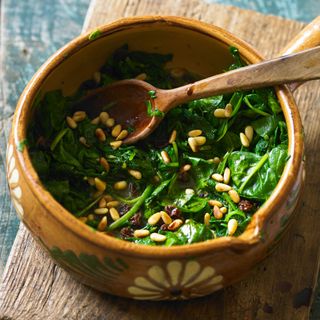 Foods for healthy hair: Spinach