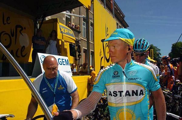 Vinokourov started stage six despite being wrapped in bandages