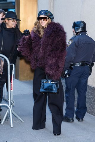 Jennifer Lopez In Real Fur - Haute Acorn Fur Magazine