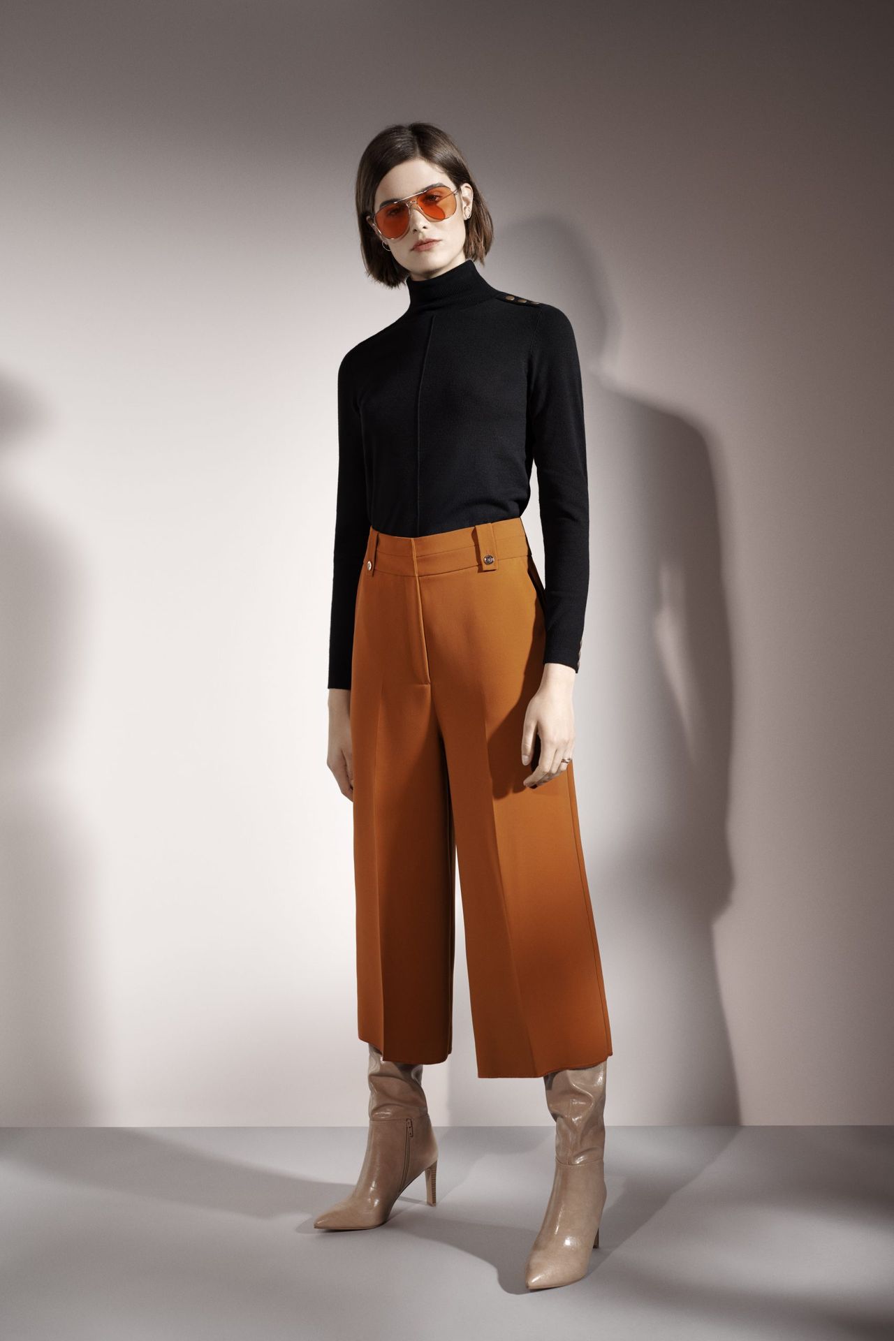 Wide leg trousers