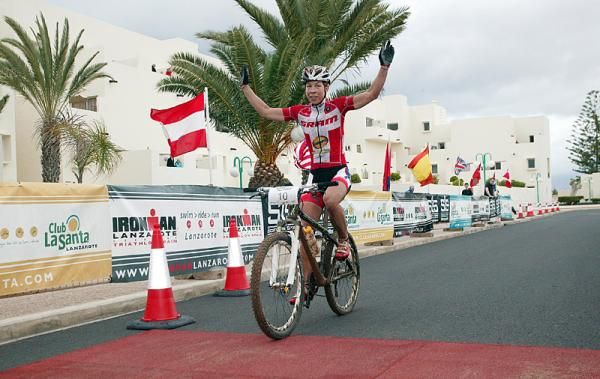 Annika Langvad (Rockets) wins the women's race