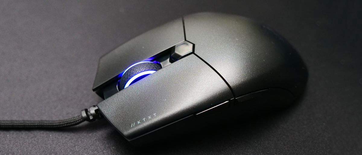 Corsair Katar Pro XT on mousepad with scroll wheel RGB